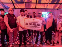 Kunjungi Korban Kebakaran di Tallo Makassar, Gubernur Sulsel Serahkan Bantuan Rp795 Juta