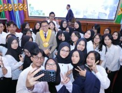 Dihadapan Generasi Farmasi ,Taruna Ikrar Tegaskan Harus Siap Hadapi Era AI dan Precision Medicine
