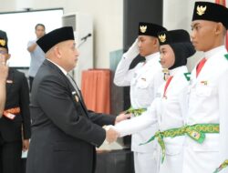 Munafri Kukuhkan 70 Paskibraka Kota Makassar untuk Upacara HUT RI ke-81 di Karebosi