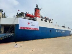 PMI Kirim Logistik hingga Peralatan Operasional untuk Korban Gempa NTT Menggunakan Kapal Kemanusiaan 