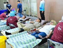 Semarak HUT ke-102, Perumda Air Minum Makassar dan Karang Taruna Gelar Donor Darah