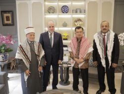 Terima Kunjungan Grand Imam Masjid Al-Aqsa, JK Tegaskan Solidaritas untuk Palestina