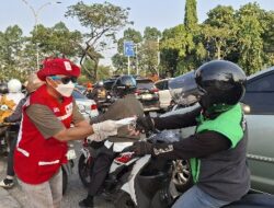PMI Salurkan 1 Juta Masker untuk Warga Terdampak Erupsi Abu Vulkanik Gunung Anak Krakatau, JK Pastikan Operasi Kemanusiaan Berjalan