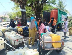 Kekeringan Meluas, BPBD Makassar Kerahkan 25 Armada Salurkan Air ke 26.888 Kepala Keluarga