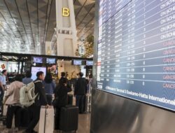 Singapore Airlines Batalkan Penerbangan Jakarta-Singapura, Abu Vulkanik Anak Krakatau Ganggu Penerbangan