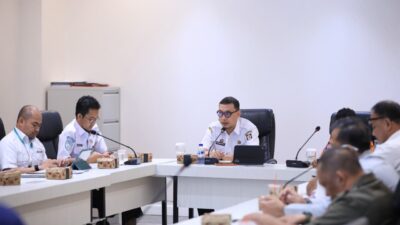 Sekda Pimpin Rapat Lintas Sektor, Pemkot Makassar Perkuat Penanganan Kabut Asap