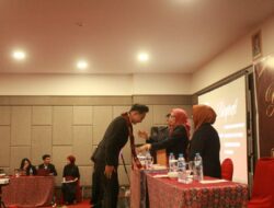Yudisium 75 Mahasiswa FH Unibos, Dekan Dorong Profesionalisme Lulusan