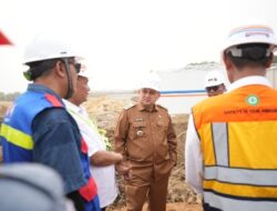Wali Kota Makassar Minta Kontraktor Berdayakan Warga Untia dalam Pembangunan Stadion