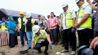 Gubernur Andi Sudirman Groundbreaking Revitalisasi Lapangan Sepak Bola Pallempang Luwu
