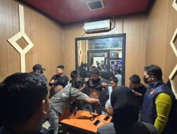 Satresnarkoba Polres Pangkep Gelar KRYD di Dua Tempat Karaoke, Amankan 27 Botol Minuman Keras