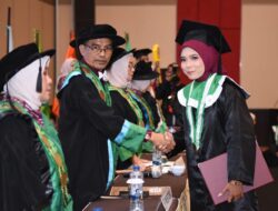 UCM Gelar Wisuda, LLDIKTI IX Apresiasi Kepemimpinan Lukman Daris